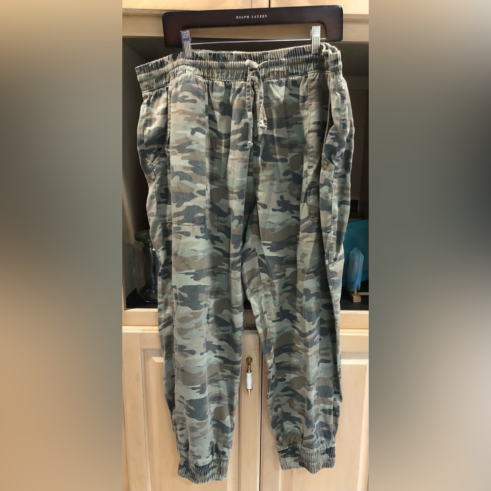 GAP Camouflage Utility Pants in Green and Brown Sz. XXL